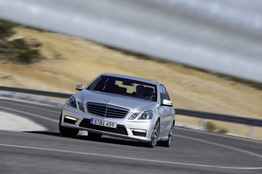  Mercedes-Benz E63 AMG 2010 года  (фото 49 из 57)